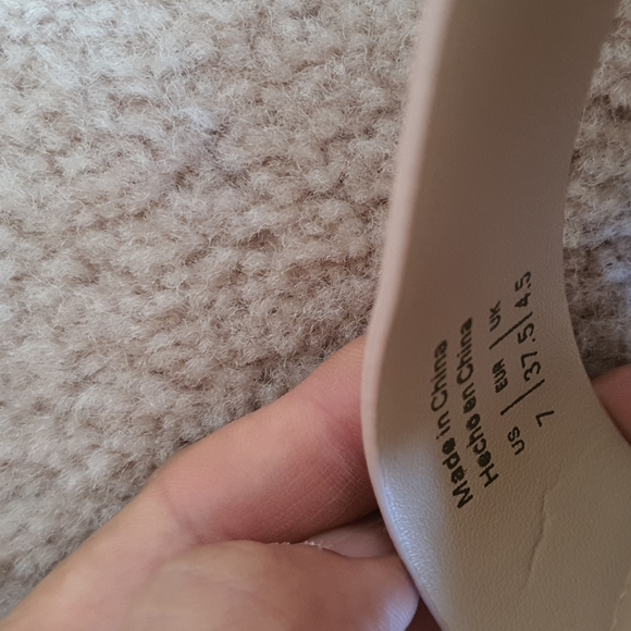 Sandle - Picture 5 of 5